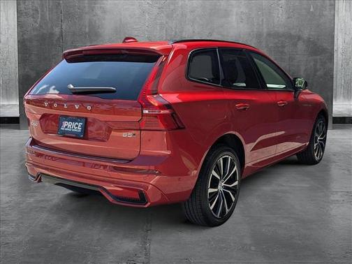 2024 Volvo XC60 B5 Plus Dark Theme