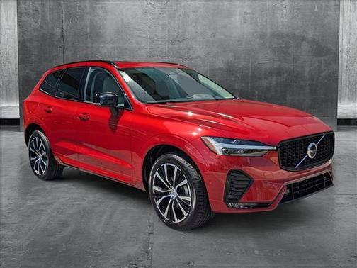 2024 Volvo XC60 B5 Plus Dark Theme
