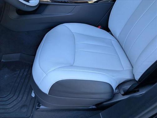 2026 Land Rover Range Rover Sport SE