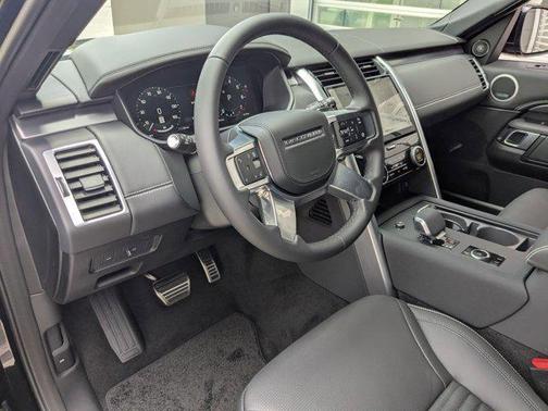 2025 Land Rover Discovery P360 Metropolitan Edition
