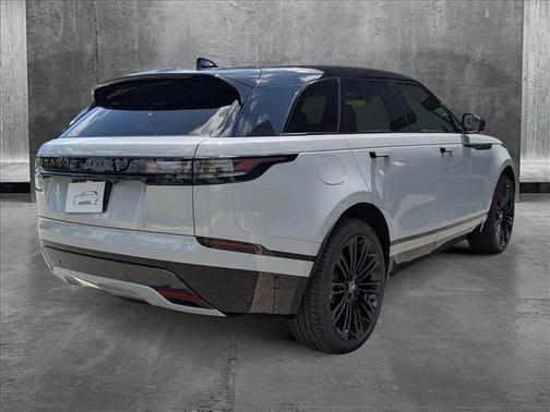 2026 Land Rover Range Rover Velar Dynamic SE