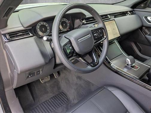 2026 Land Rover Range Rover Velar Dynamic SE