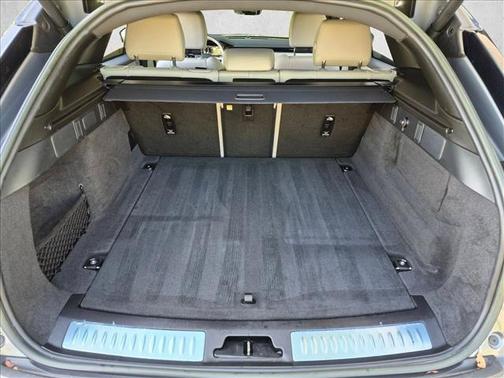Varesine Blue Metallic 2024 Land Rover Range Rover Velar P400 Dynamic SE