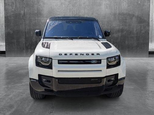 2023 Land Rover Defender 130 X-Dynamic SE