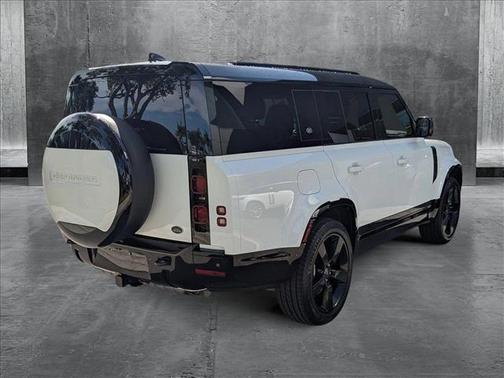 2023 Land Rover Defender 130 X-Dynamic SE