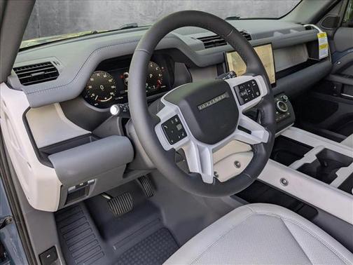 2025 Land Rover Defender 110 P400 S