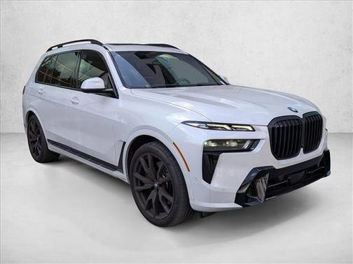 Mineral White Metallic 2024 BMW X7 xDrive40i