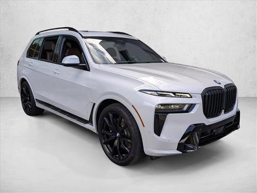 Mineral White Metallic 2024 BMW X7 xDrive40i
