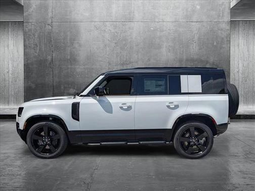 2025 Land Rover Defender 110 P400 X-Dynamic SE