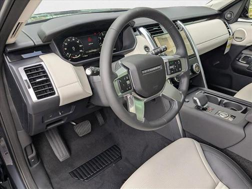 2025 Land Rover Discovery P300 S