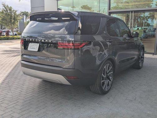 2025 Land Rover Discovery P300 S