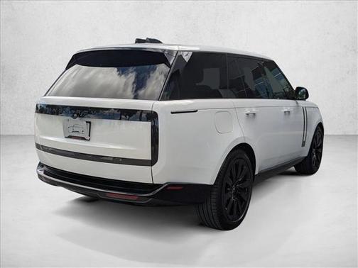 2025 Land Rover Range Rover P400 SE