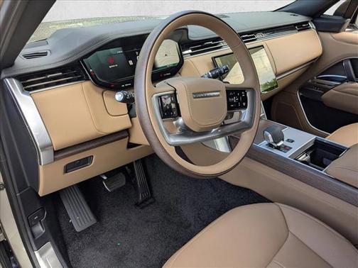 2025 Land Rover Range Rover P530 SE