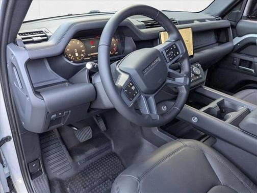 2025 Land Rover Defender 110 P500 X-Dynamic SE