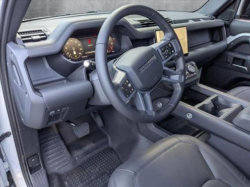 2025 Land Rover Defender 110 P500 X-Dynamic SE