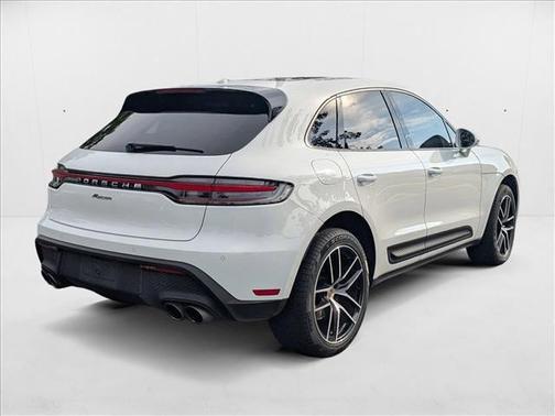 2022 Porsche Macan AWD