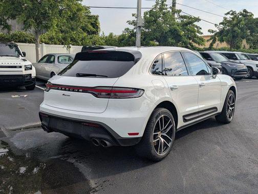 2022 Porsche Macan AWD