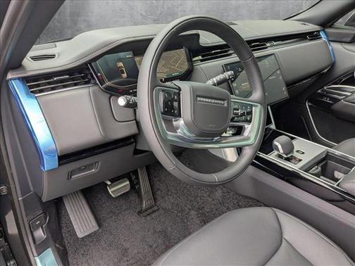 2025 Land Rover Range Rover P400 SE
