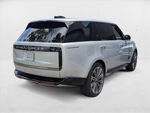 2025 Land Rover Range Rover P530 SE 7 Seat