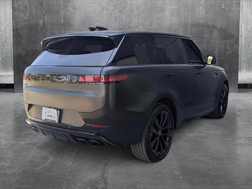 2025 Land Rover Range Rover Sport SE