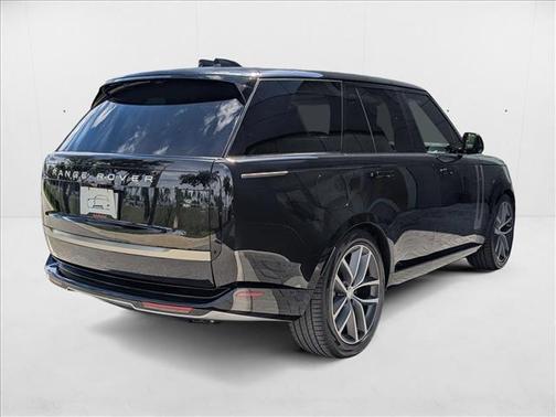 2025 Land Rover Range Rover P530 SE