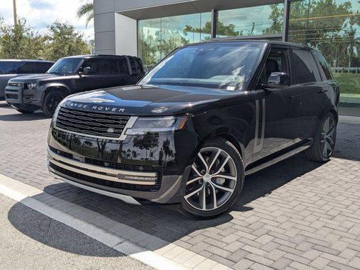 2025 Land Rover Range Rover P530 SE