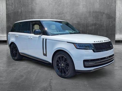 2025 Land Rover Range Rover P400 SE