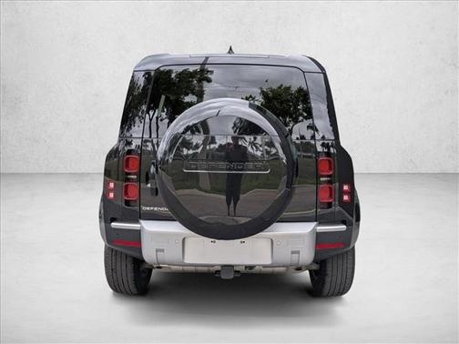 2024 Land Rover Defender 110 P300