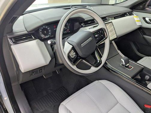 2026 Land Rover Range Rover Velar P400 Dynamic SE