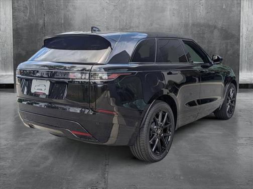 2026 Land Rover Range Rover Velar P250 SE R-Dynamic