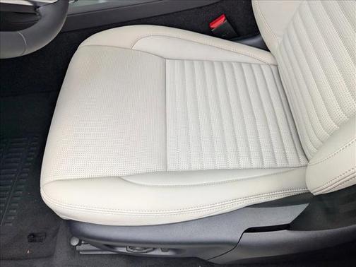 2024 Land Rover Discovery Sport Core S