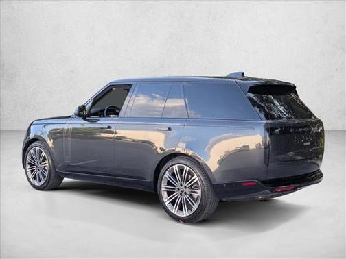 Carpathian Grey Premium Metallic 2024 Land Rover Range Rover P530 SE