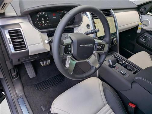 2026 Land Rover Discovery Gemini Edition