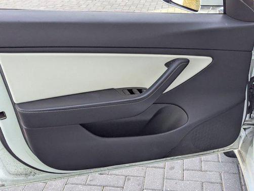 Pearl White Multi-Coat 2020 Tesla Model 3 Long Range