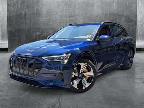 2022 Audi e-tron Premium Plus