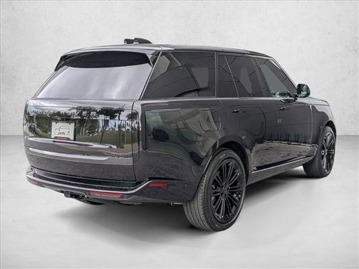 Santorini Black Metallic 2026 Land Rover Range Rover P400 SE