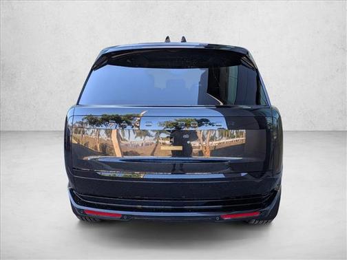 2025 Land Rover Range Rover P400 SE