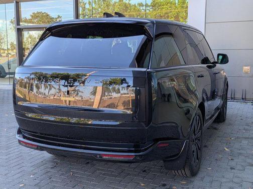 2025 Land Rover Range Rover P400 SE