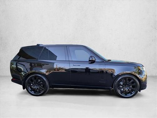 2025 Land Rover Range Rover P400 SE