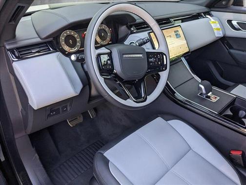 2026 Land Rover Range Rover Velar Dynamic SE