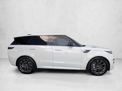 Fuji White 2025 Land Rover Range Rover Sport SE