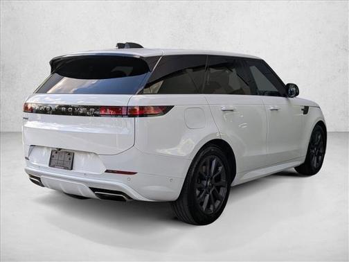 Fuji White 2025 Land Rover Range Rover Sport SE