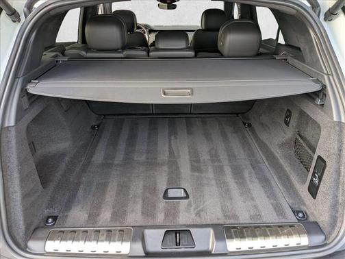 Fuji White 2025 Land Rover Range Rover Sport SE