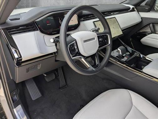 2025 Land Rover Range Rover Sport SE