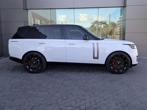 2023 Land Rover Range Rover P530 SE