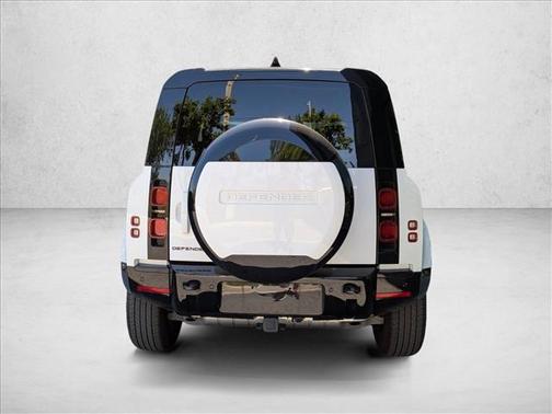 Fuji White 2024 Land Rover Defender 90 P400 X-Dynamic SE