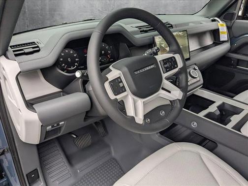 2025 Land Rover Defender 110 P300