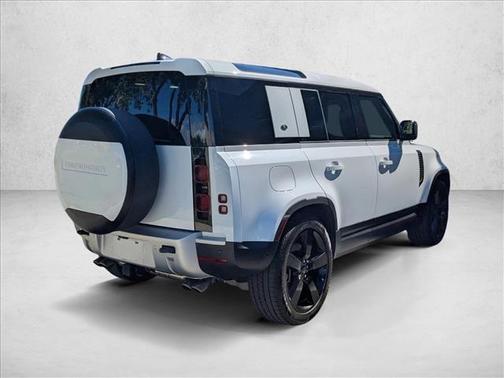 2024 Land Rover Defender 110 P500 SE