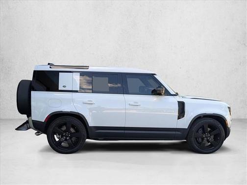 2024 Land Rover Defender 110 P500 SE