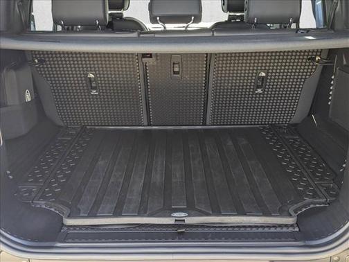 2024 Land Rover Defender 110 P500 SE